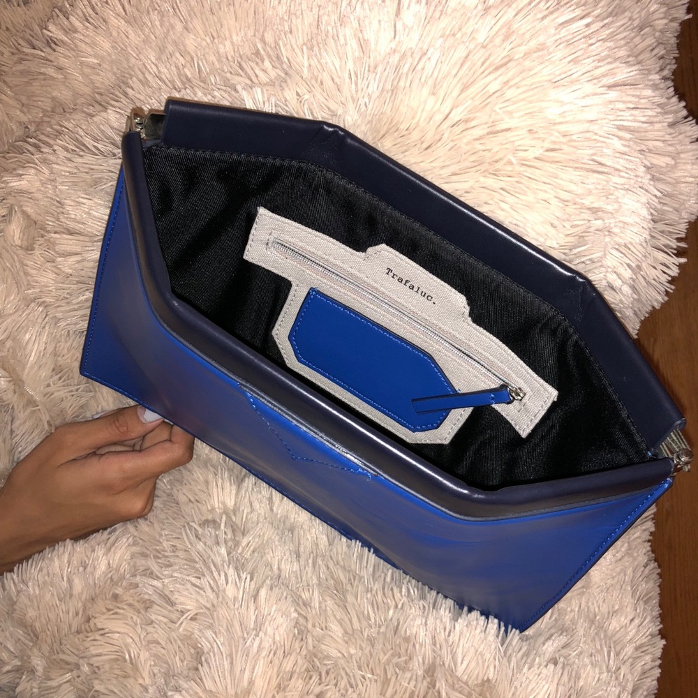 Blue clutch